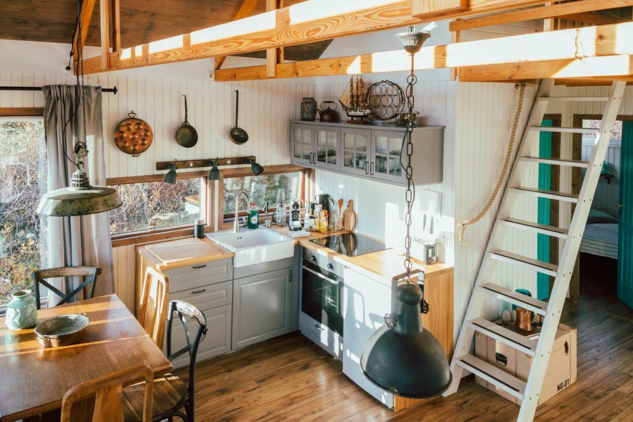 Mulakot Cosy Cabins บอร์กาเนส ภายนอก รูปภาพ